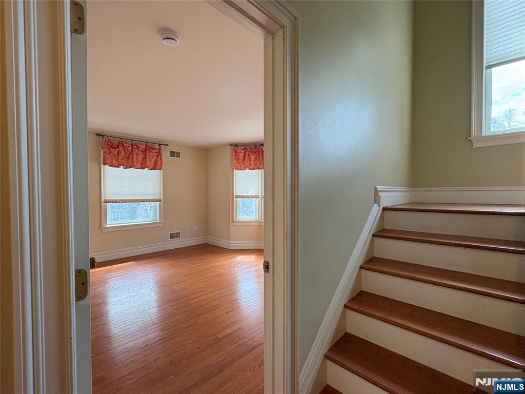 38 Walthery Avenue Ridgewood, NJ 07450 - Photo 32 of 50