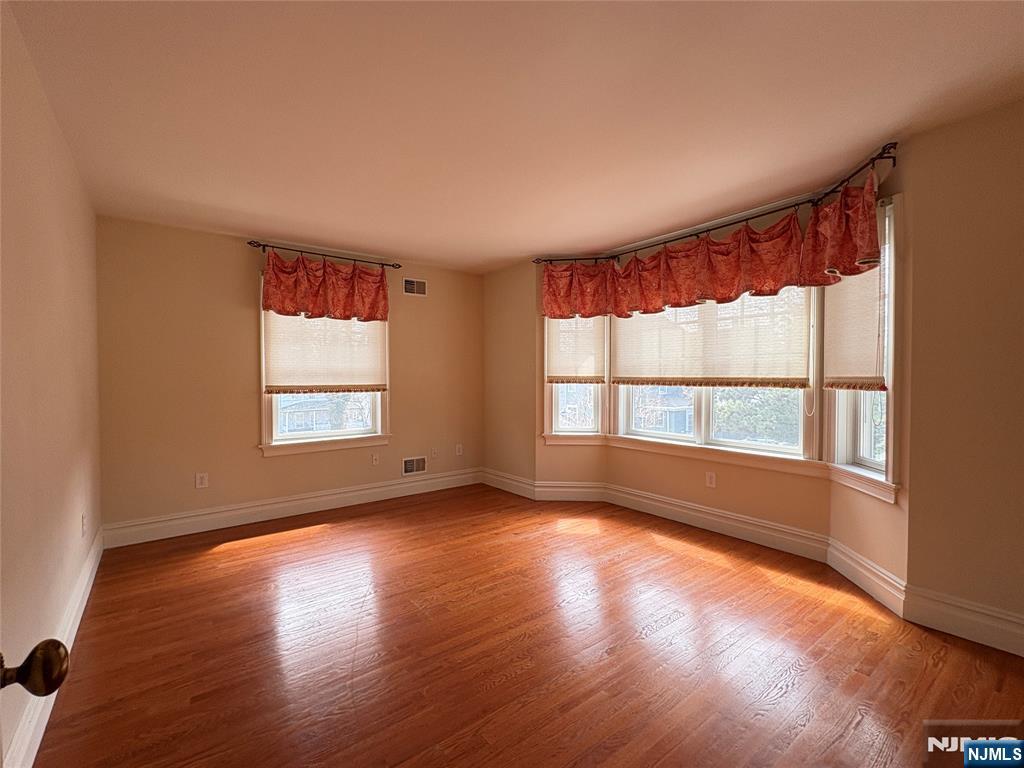 38 Walthery Avenue Ridgewood, NJ 07450 - Photo 33 of 50