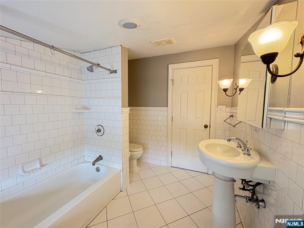 38 Walthery Avenue Ridgewood, NJ 07450 - Photo 37 of 50