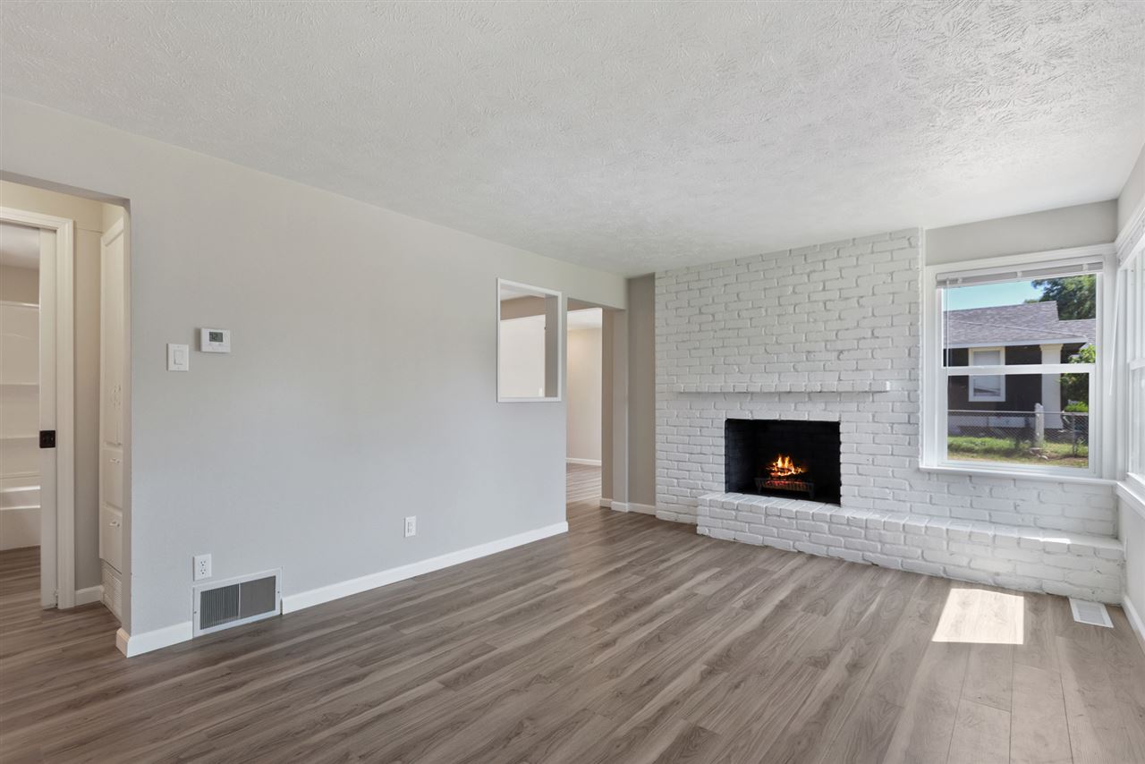 1322 North Lewis Road Spokane Valley, WA 99212 - Photo 2 of 20