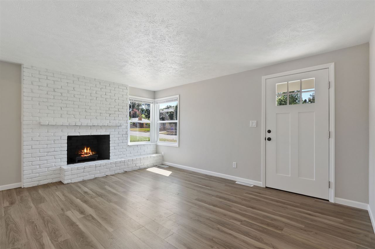 1322 North Lewis Road Spokane Valley, WA 99212 - Photo 3 of 20