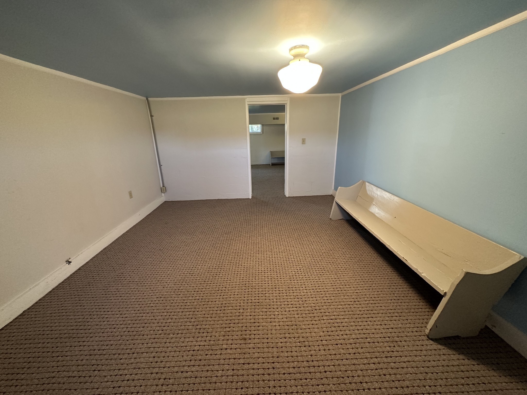 732 Lancaster Highway Lancaster, TN 38569 - Photo 11 of 36 an empty room with a lamp