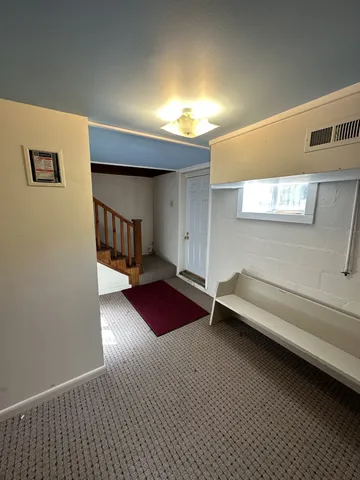 a view of livingroom with furniture
