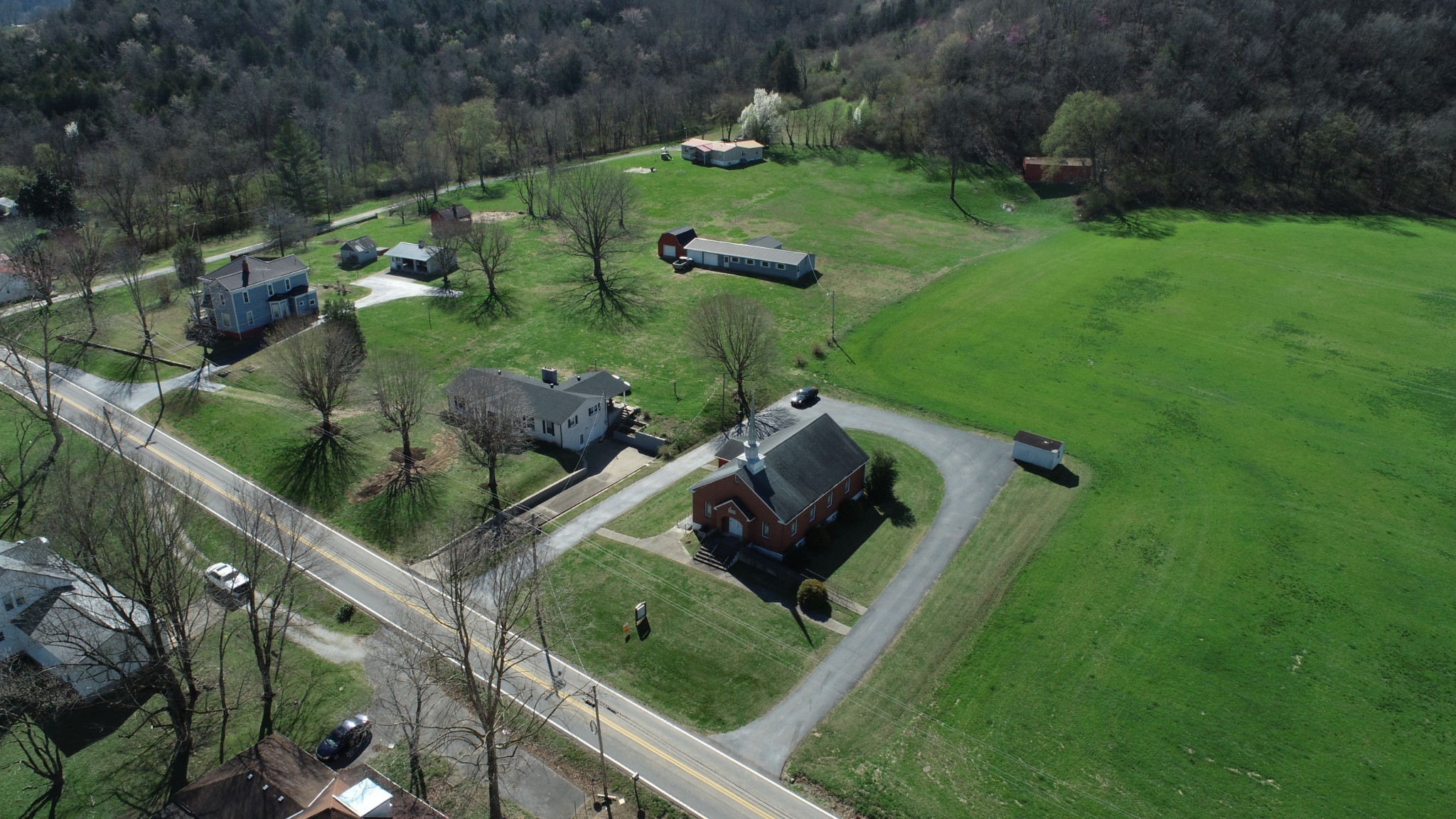 732 Lancaster Highway Lancaster, TN 38569 - Photo 33 of 36 a view of a garden from a balcony