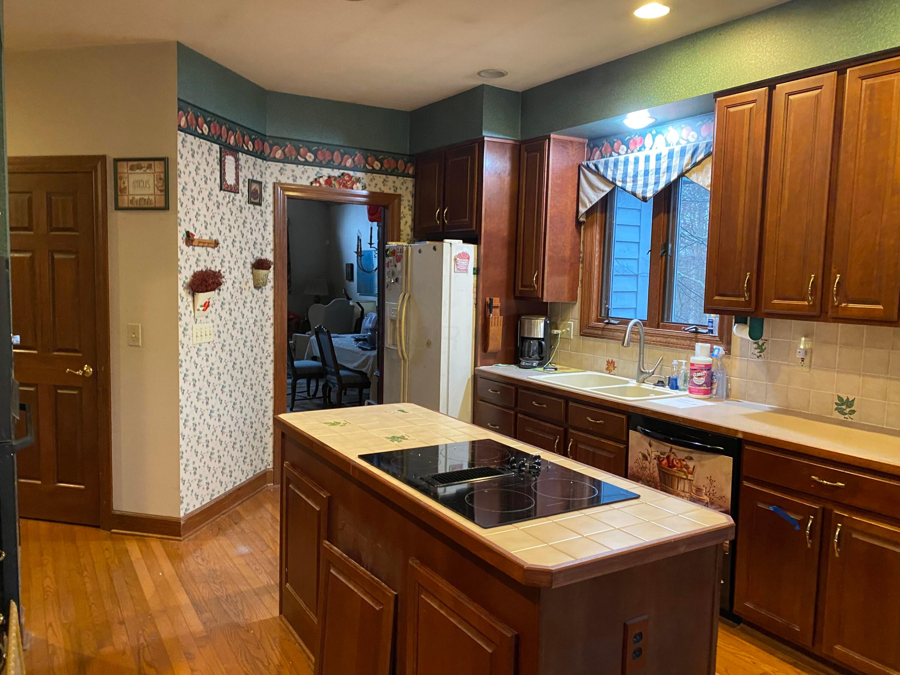 3420 Pine Ridge Drive Lewis Center, OH 43035 - Photo 28 of 31 Kitchen