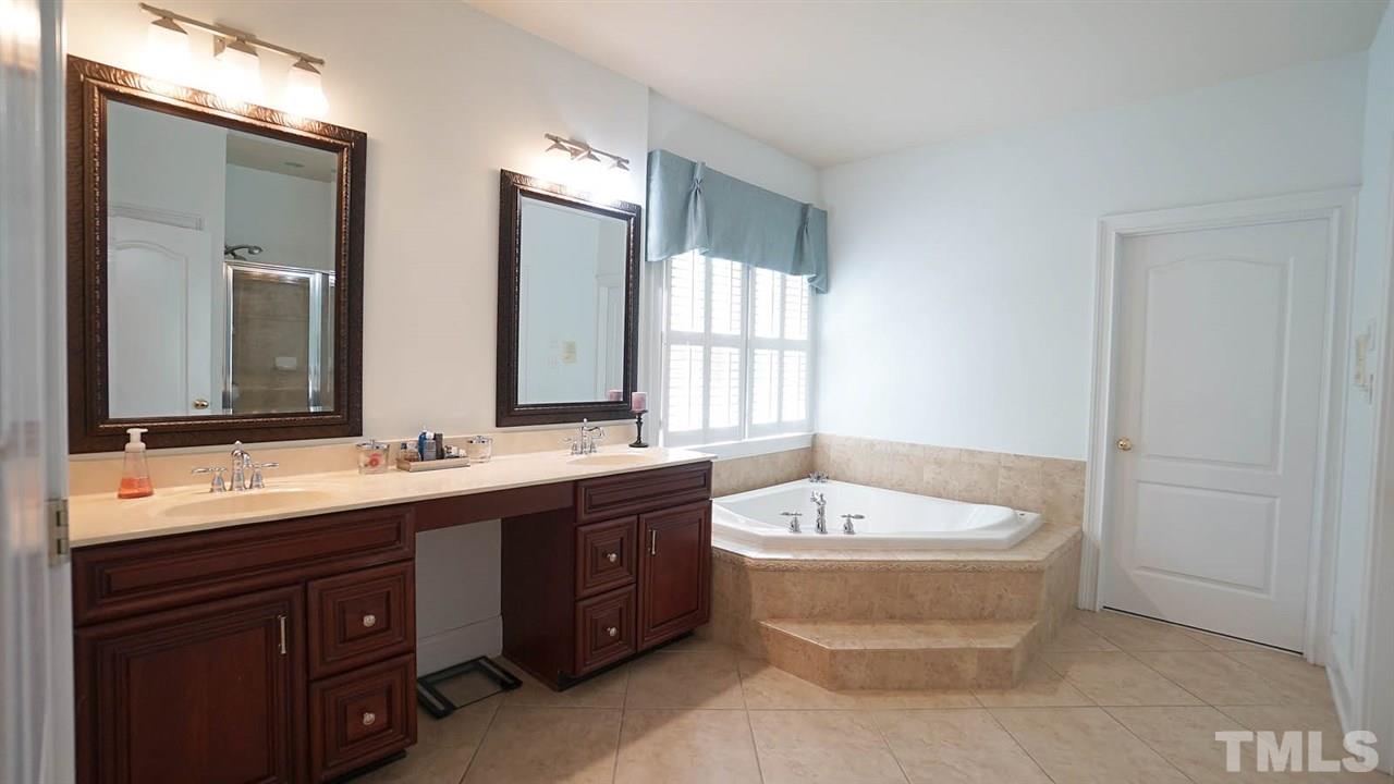 11203 Ridgegate Drive Raleigh, NC 27617 - Photo 14 of 30 Gallery Image 14