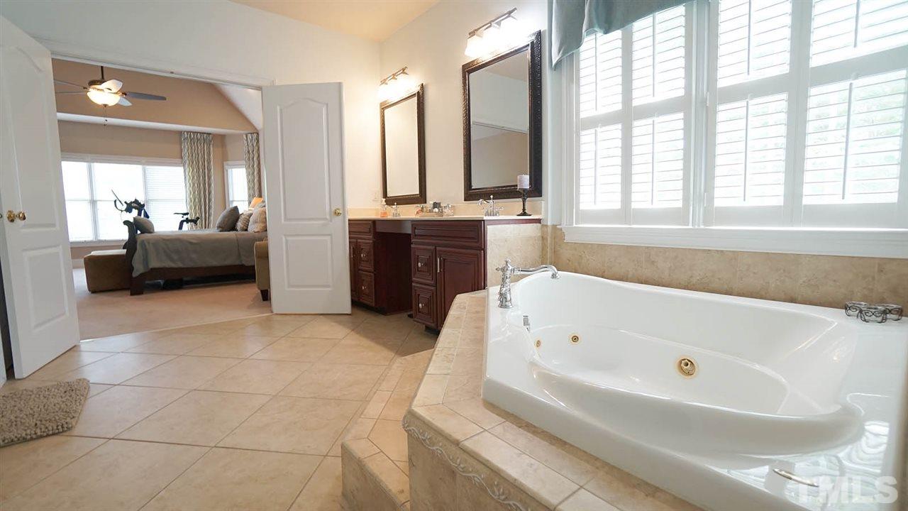 11203 Ridgegate Drive Raleigh, NC 27617 - Photo 15 of 30 Gallery Image 15