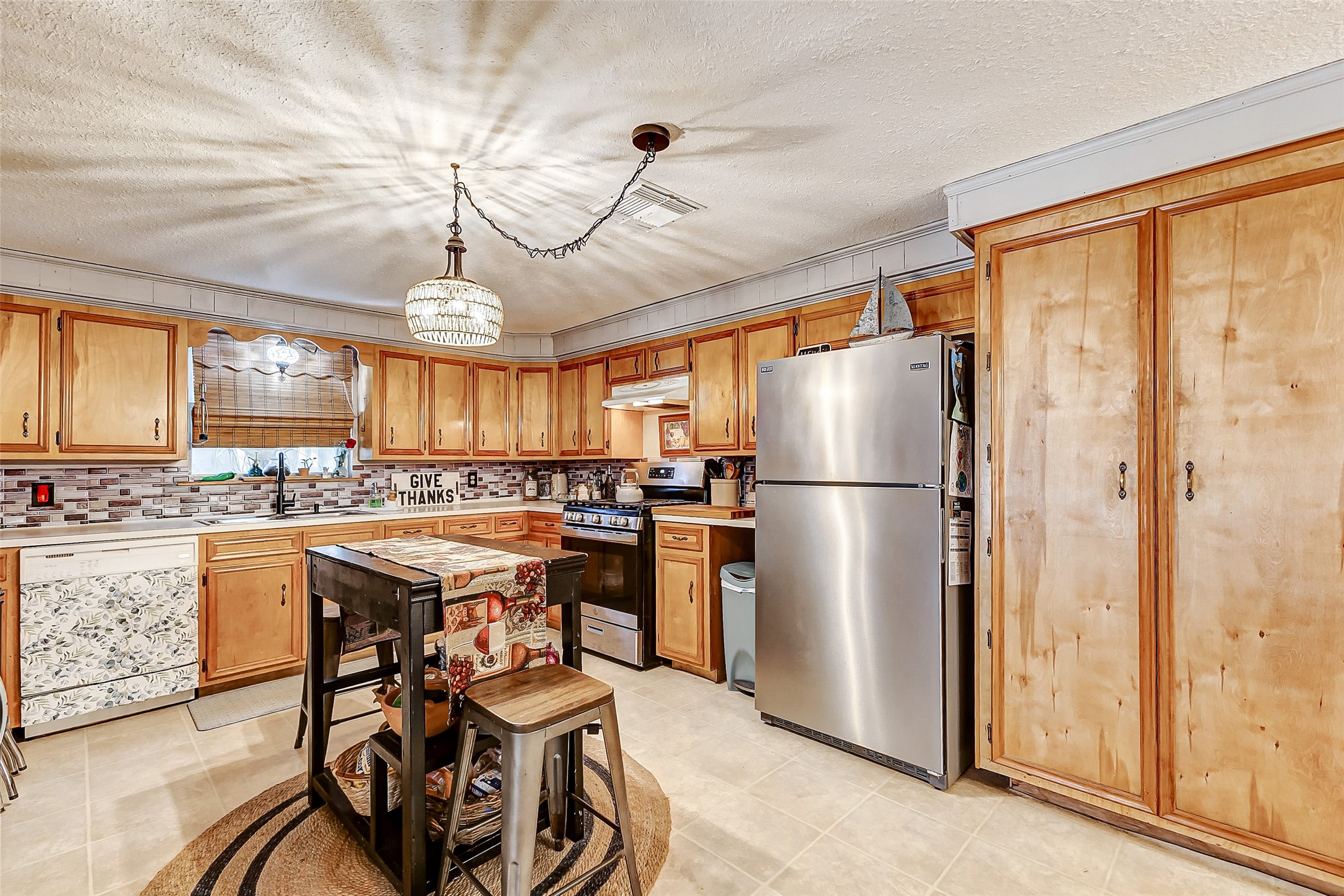 1215 Esther Street Kemah, TX 77565 - Photo 12 of 47