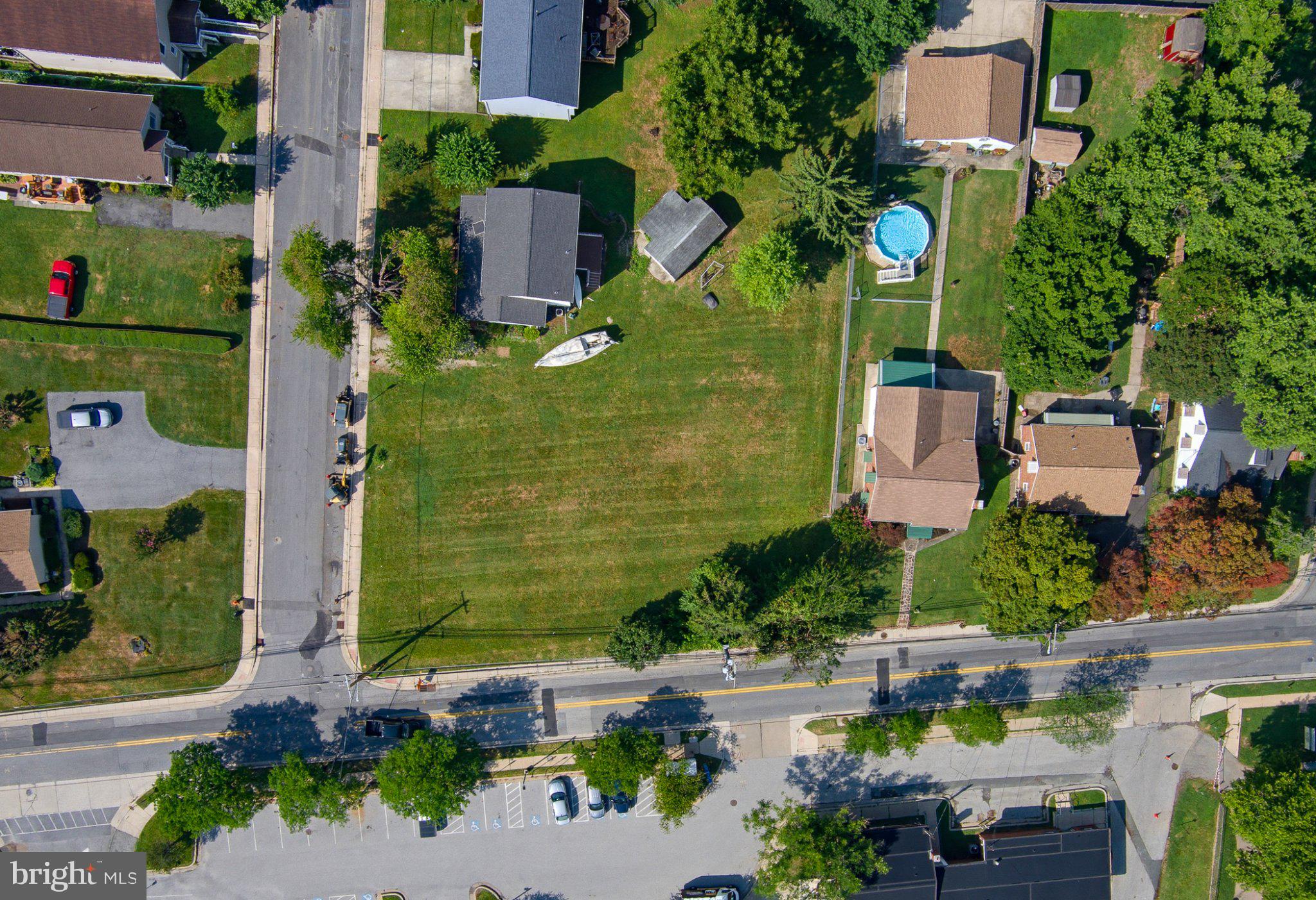 4311 Fullerton Avenue Baltimore, MD 21206 - Photo 2 of 16 Spacious suburban landscape view.