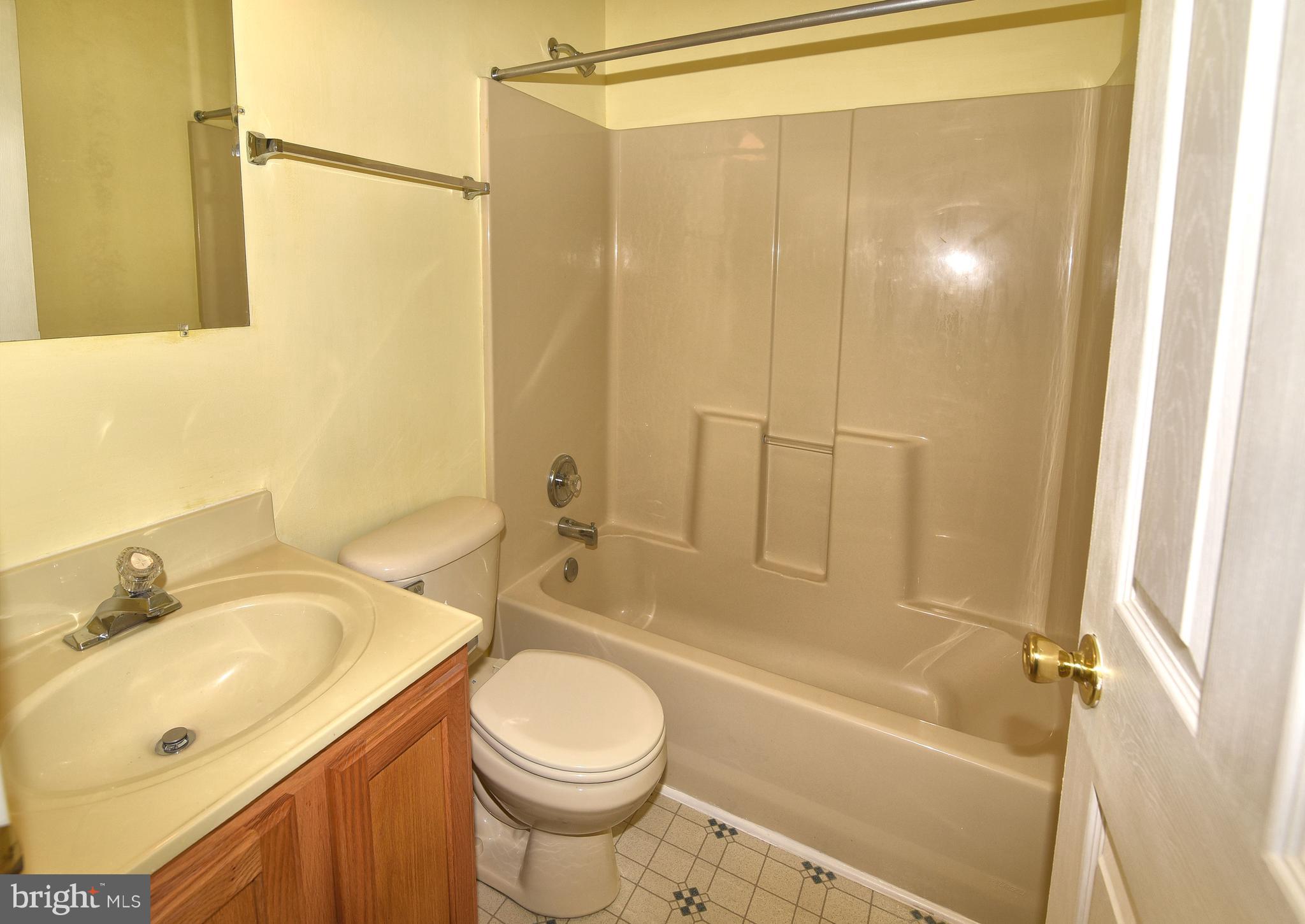 7844 East Shore Road Pasadena, MD 21122 - Photo 19 of 28 Bath