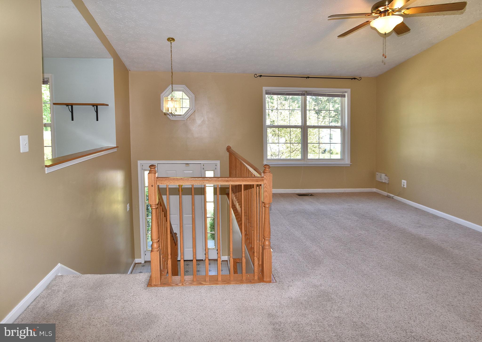 7844 East Shore Road Pasadena, MD 21122 - Photo 4 of 28 Interior (General)