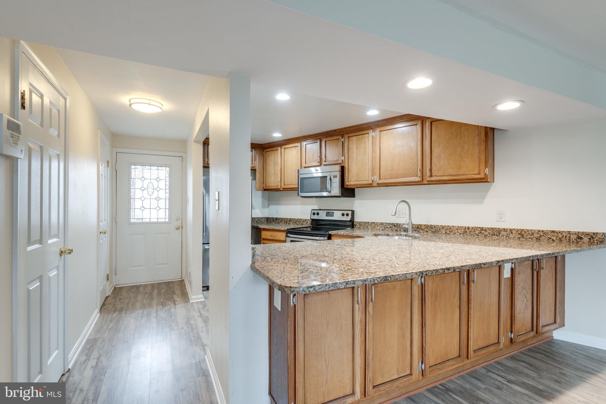 11910 Crosswind Court Reston, VA 20194 - Photo 2 of 34 Gallery Image 2