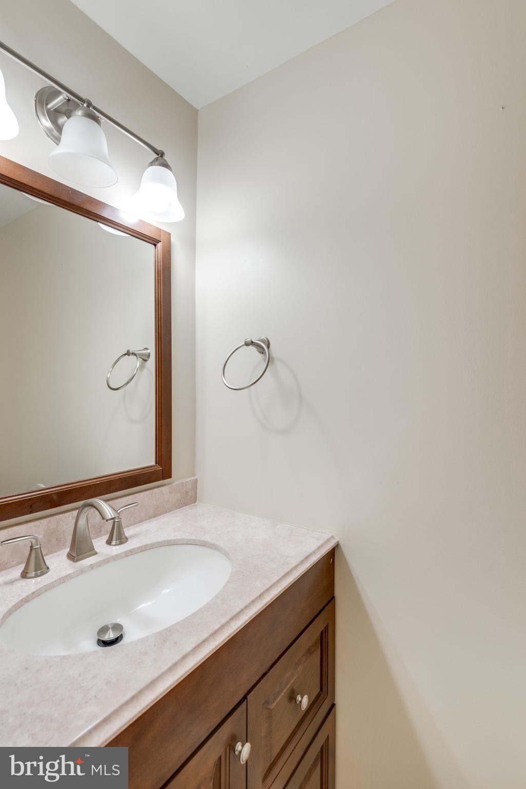 11910 Crosswind Court Reston, VA 20194 - Photo 9 of 34 Gallery Image 9