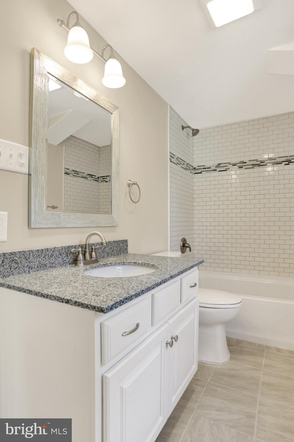 13228 Club Road Hagerstown, MD 21742 - Photo 21 of 28 Upper level full bath