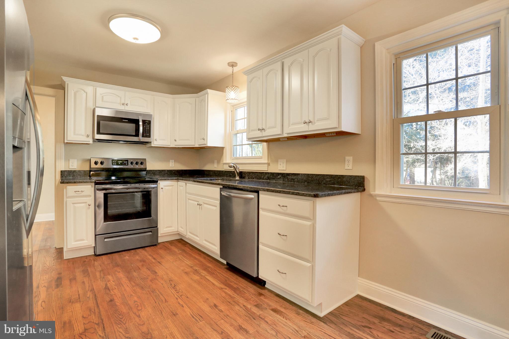 13228 Club Road Hagerstown, MD 21742 - Photo 8 of 28 Features new stainless, cabinetry and granite!