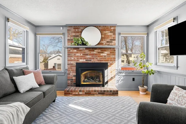 $689,900 | 42 Pentucket Avenue, Lowell, MA 01852