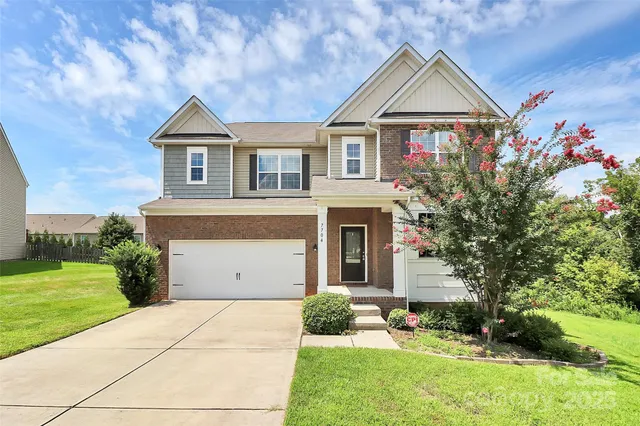 $560,000 | 7704 Kelburn Lane, Charlotte, NC 28273