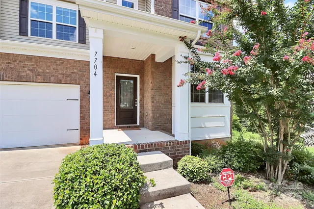 $560,000 | 7704 Kelburn Lane, Charlotte, NC 28273