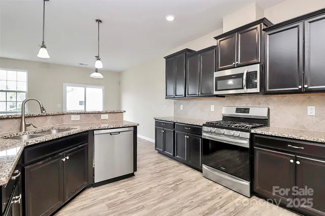 $560,000 | 7704 Kelburn Lane, Charlotte, NC 28273