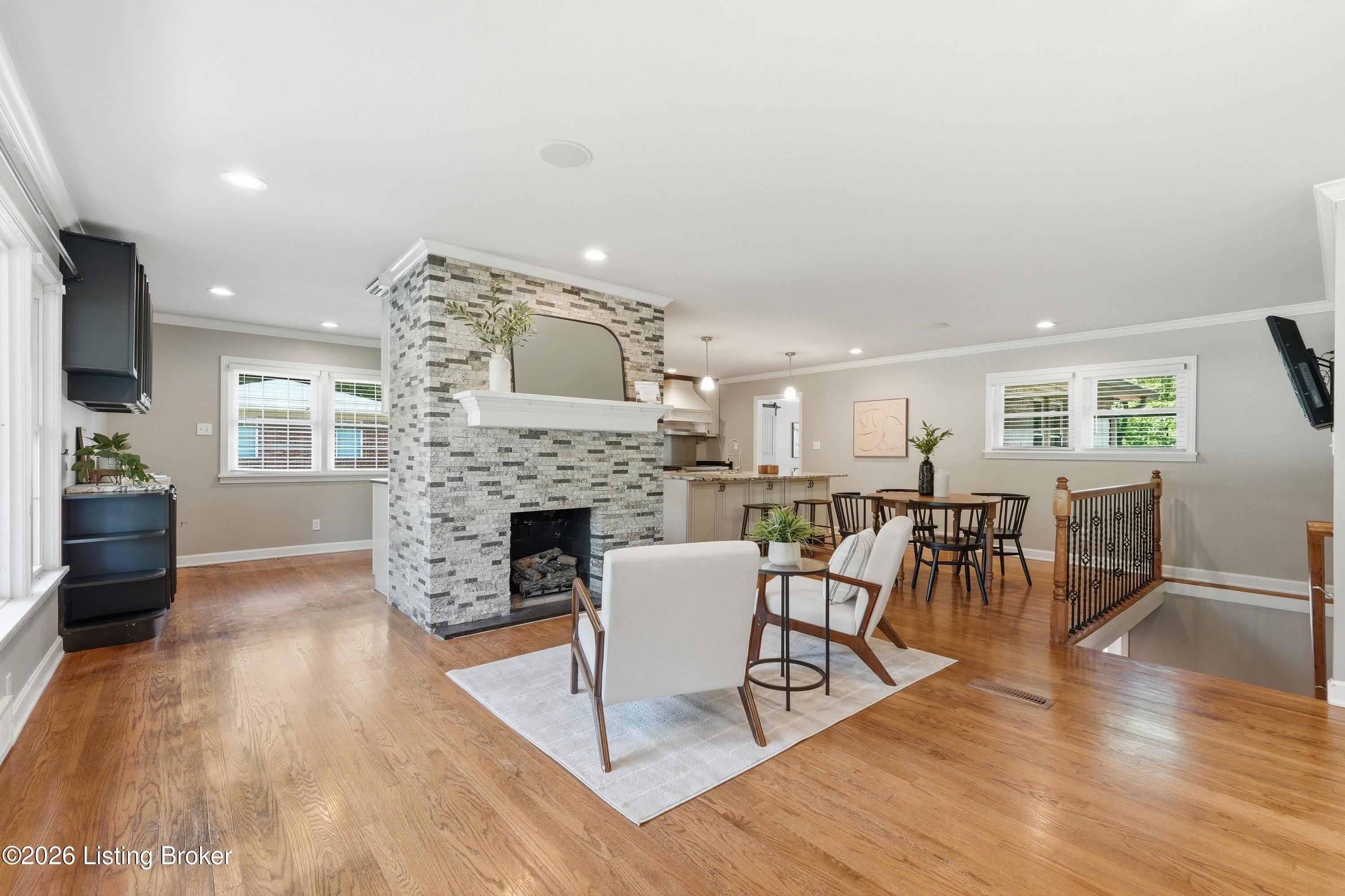 4210 Dolphin Road Louisville, KY 40220 - Photo 6 of 56 6_4210dolphin_louisvillerealestatemedia_