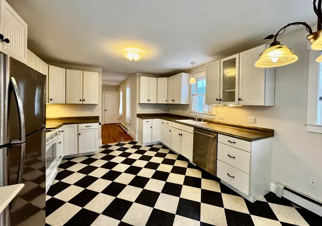 $449,000 | 17 State Street, Rockland, ME 04841