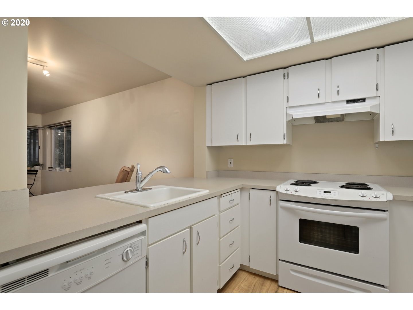 6625 West Burnside Road, Unit 224 Portland, OR 97225 - Photo 8 of 32 Gallery Image 8