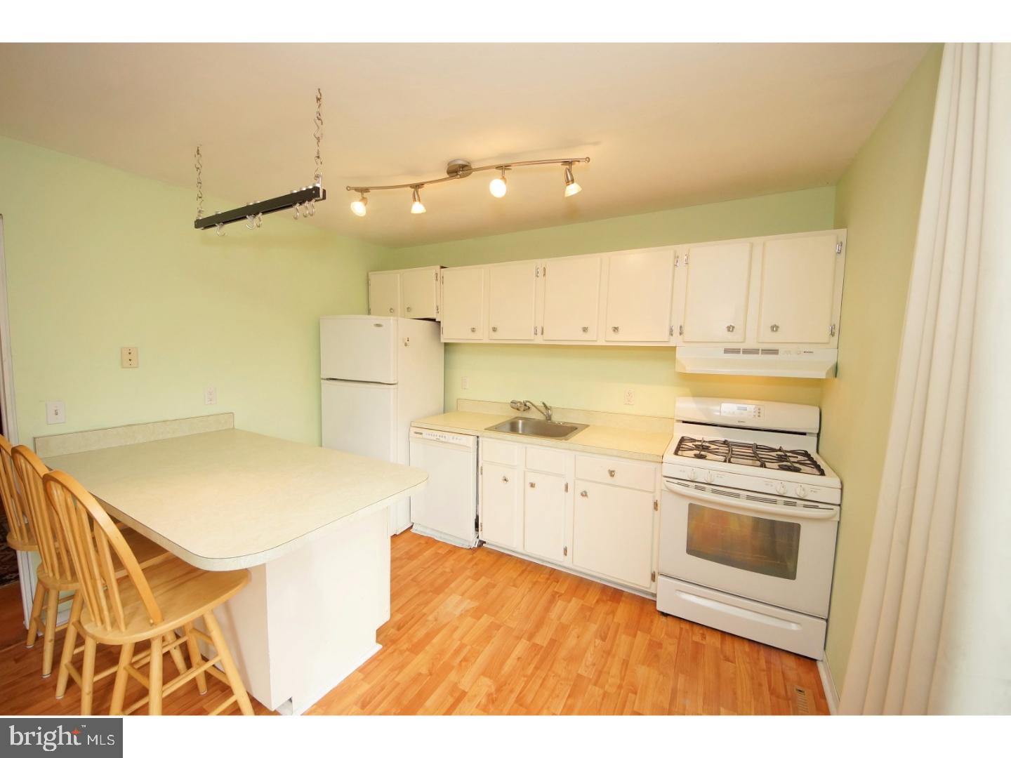 468 Fairfield Road East Windsor, NJ 08520 - Photo 9 of 25 Gallery Image 9