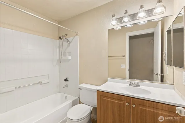 $275,000 | 16817 Larch Way, Unit F206, Lynnwood, WA 98037