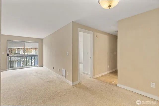 $275,000 | 16817 Larch Way, Unit F206, Lynnwood, WA 98037