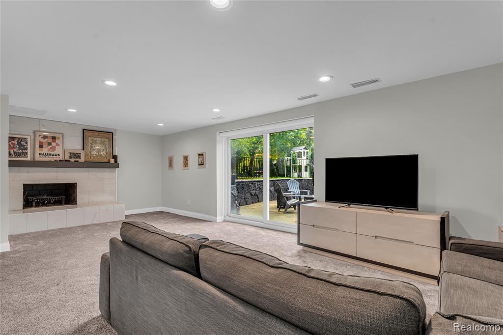 6736 Timber Ridge Drive Bloomfield Hills, MI 48301 - Photo 13 of 38 Gallery Image 13