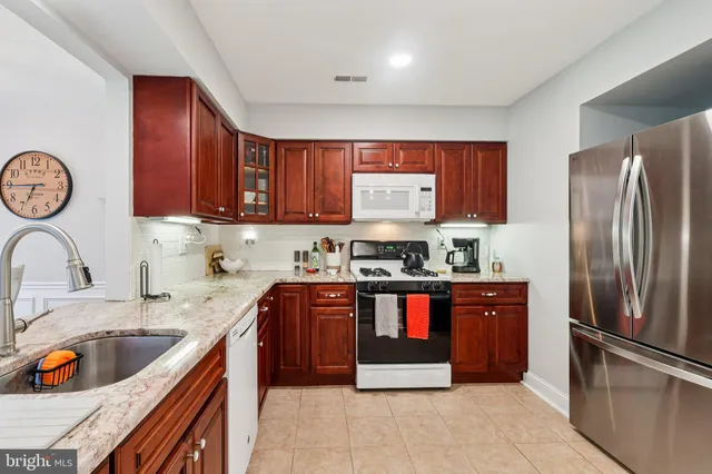 $350,000 | 339 Ericson Court, Mount Laurel, NJ 08054