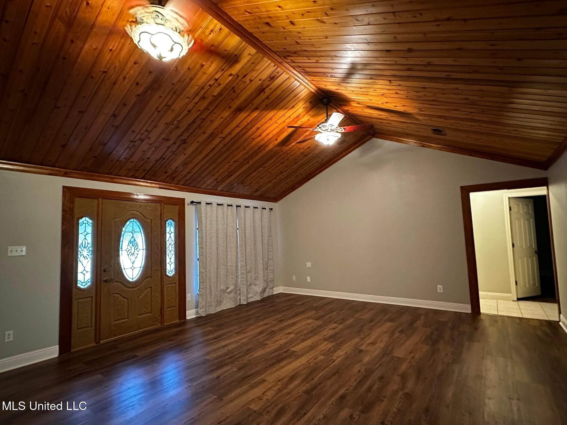 704 Hidden Oaks Drive Ocean Springs, MS 39564 - Photo 3 of 19 Greatroom2