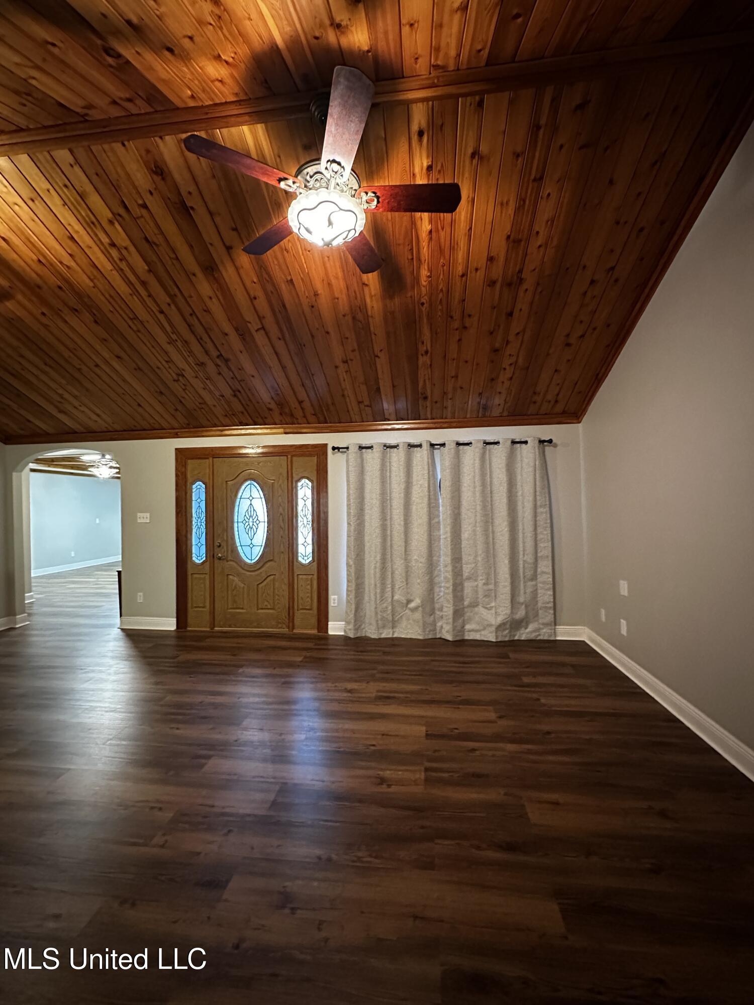 704 Hidden Oaks Drive Ocean Springs, MS 39564 - Photo 5 of 19 Greatroom3