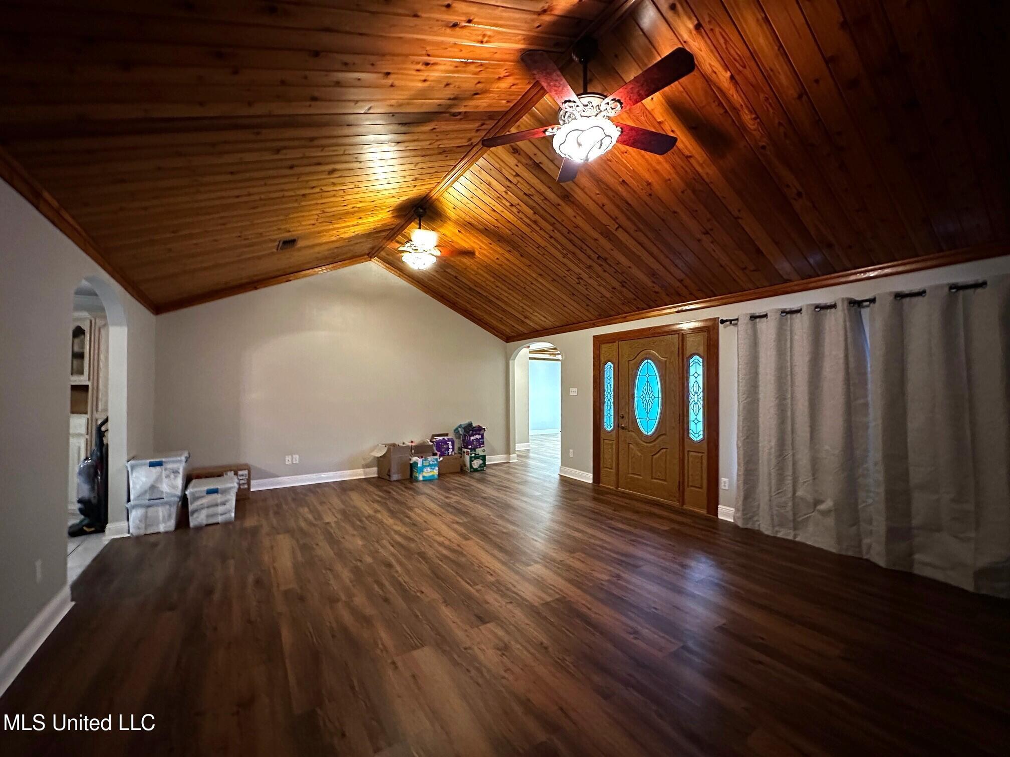 704 Hidden Oaks Drive Ocean Springs, MS 39564 - Photo 6 of 19 Greatroom4