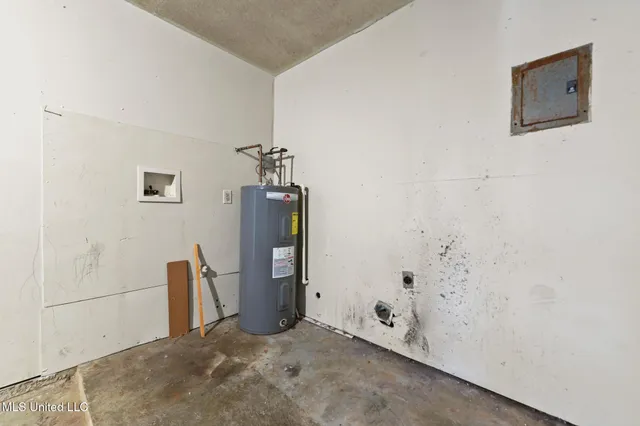 $97,900 | 3825 Jeffery Road, Moss Point, MS 39562