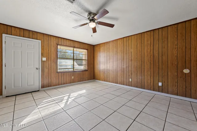 $97,900 | 3825 Jeffery Road, Moss Point, MS 39562