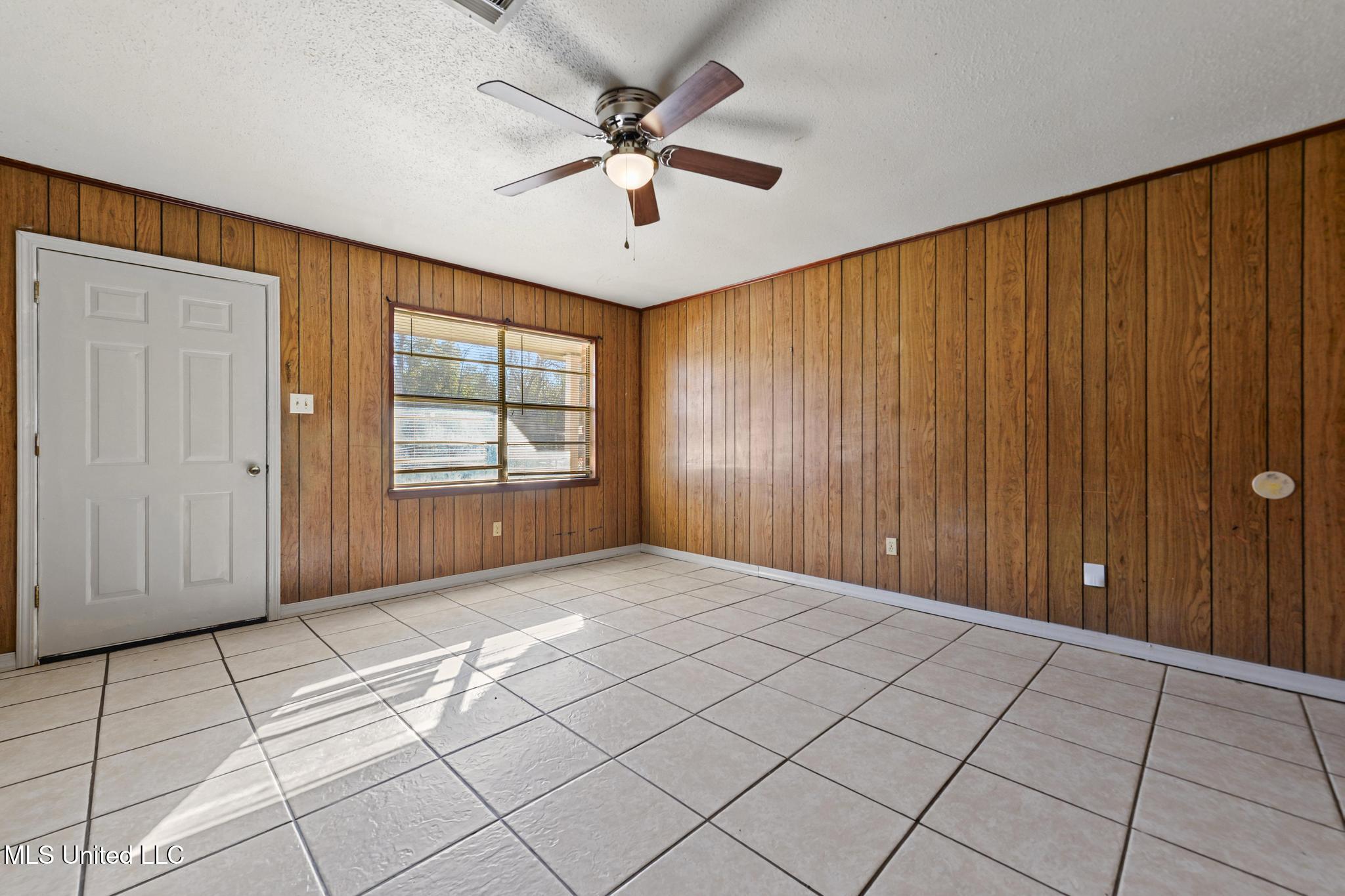 3825 Jeffery Road Moss Point, MS 39562 - Photo 3 of 21 003