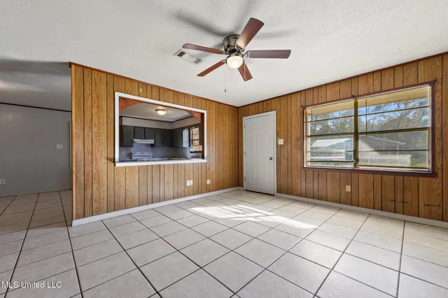 $97,900 | 3825 Jeffery Road, Moss Point, MS 39562