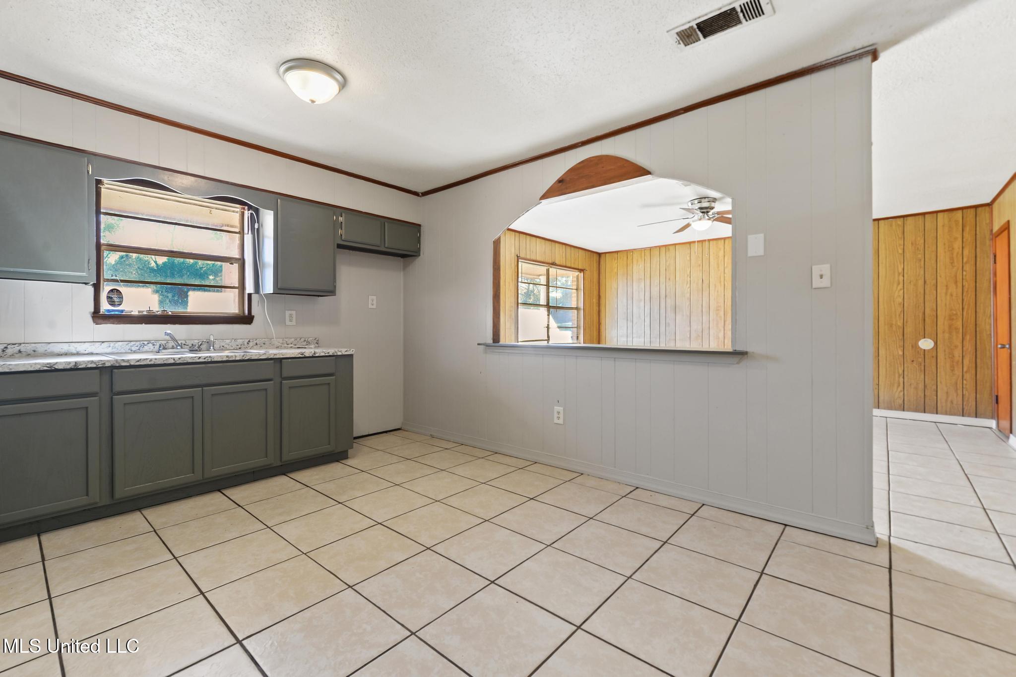 3825 Jeffery Road Moss Point, MS 39562 - Photo 8 of 21 008