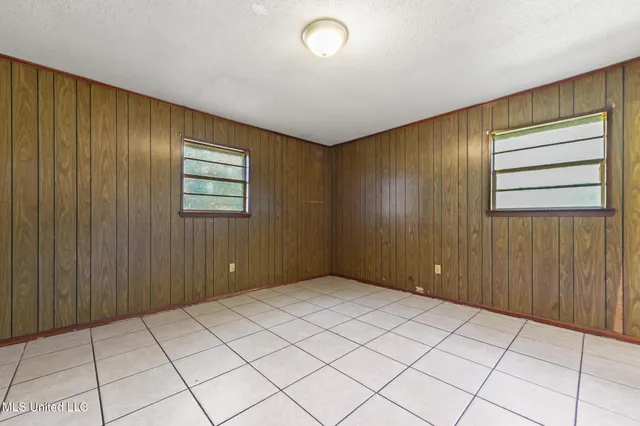 $97,900 | 3825 Jeffery Road, Moss Point, MS 39562