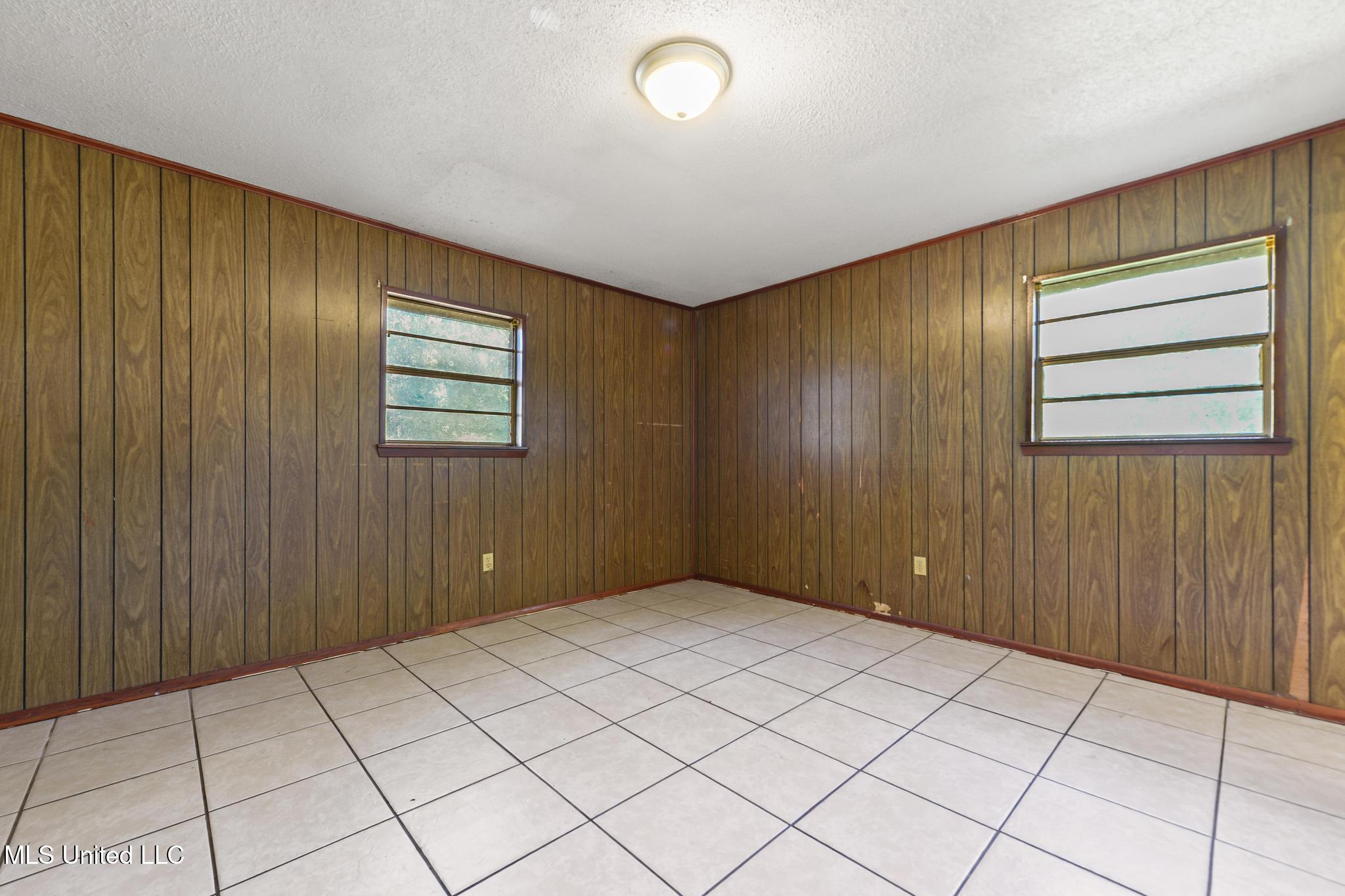 3825 Jeffery Road Moss Point, MS 39562 - Photo 10 of 21 010