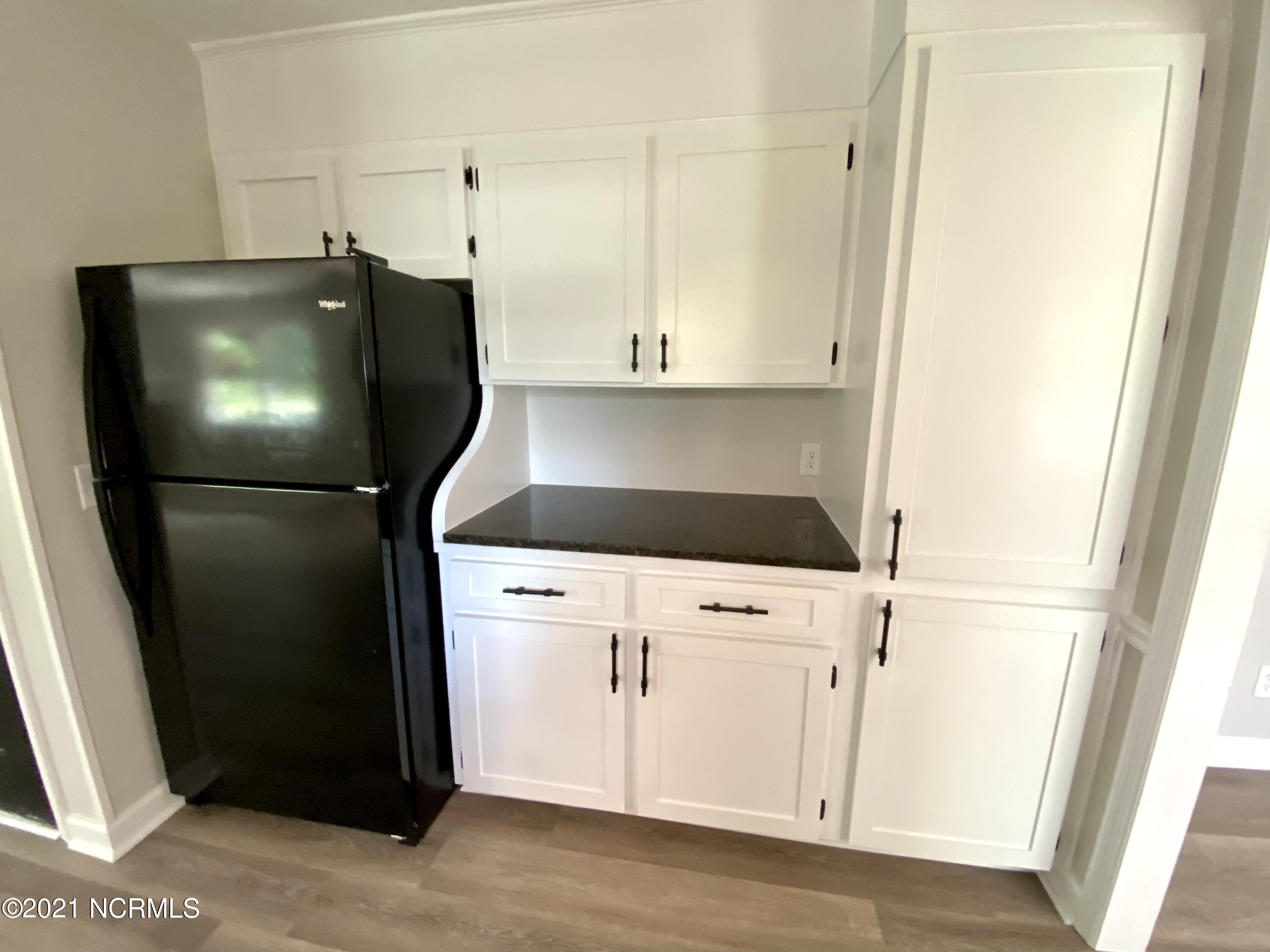 102 Winter Circle Elizabethtown, NC 28337 - Photo 11 of 46 Kitchen