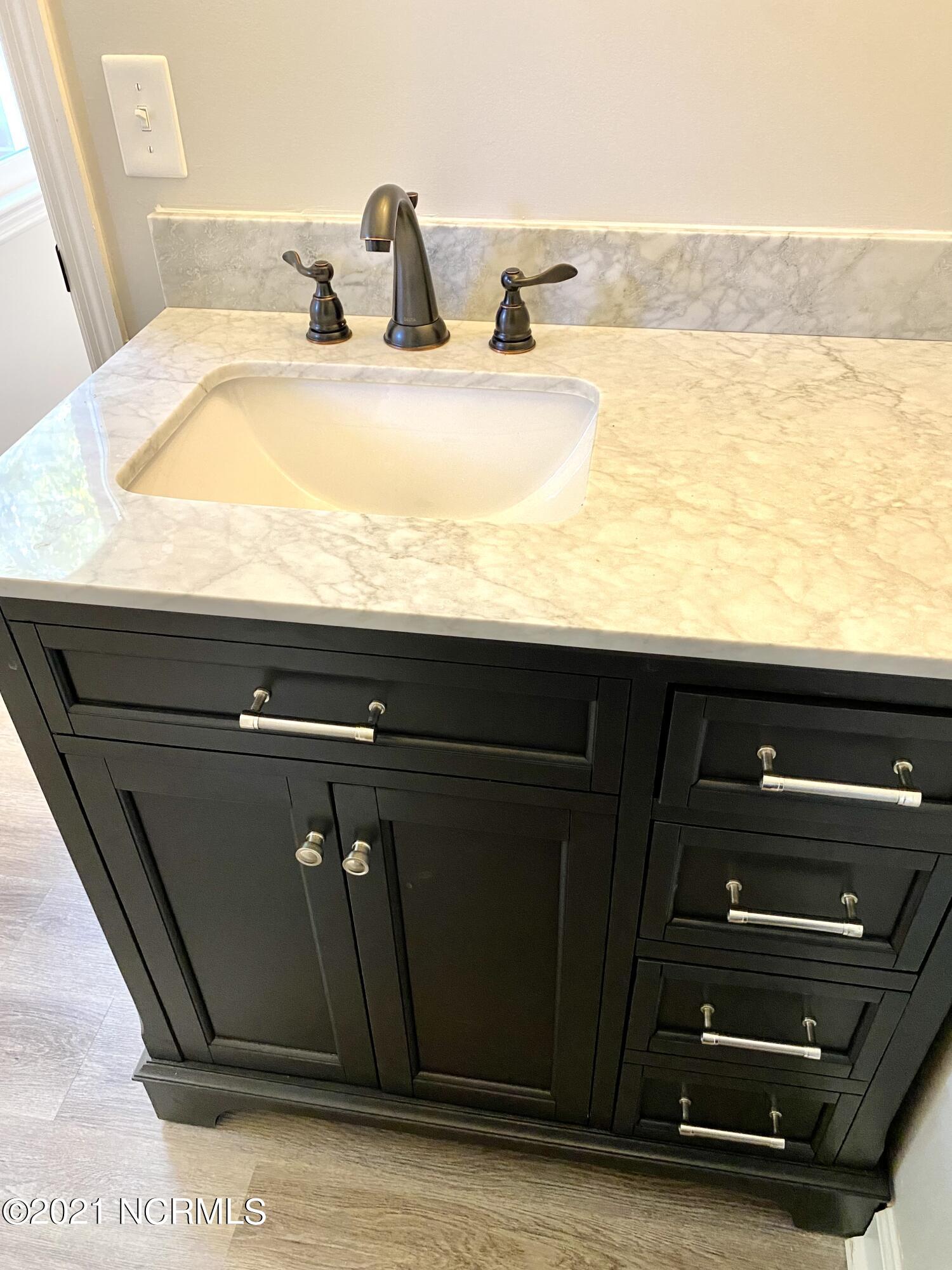 102 Winter Circle Elizabethtown, NC 28337 - Photo 20 of 46 Solid Surface Countertop