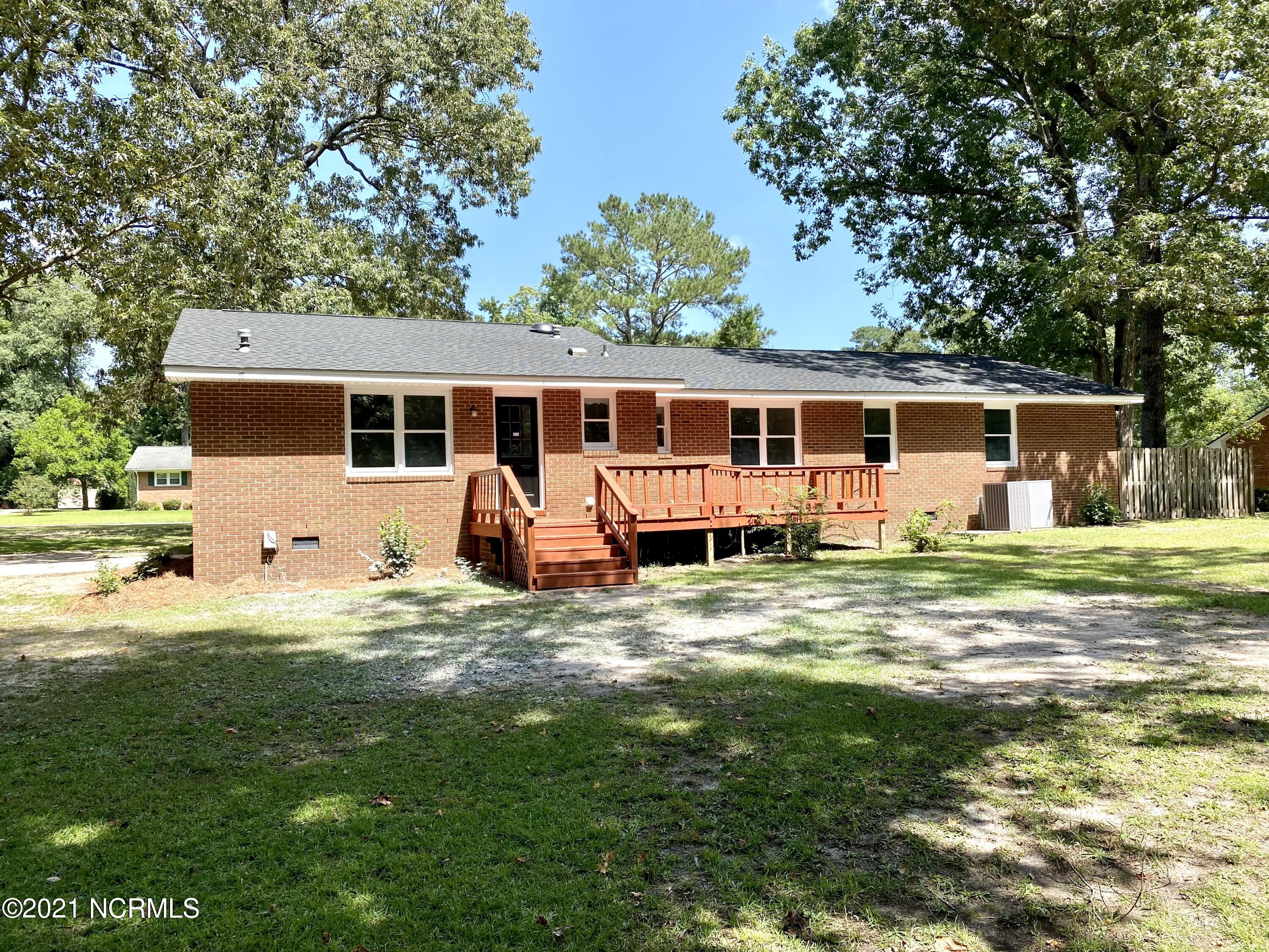 102 Winter Circle Elizabethtown, NC 28337 - Photo 38 of 46 Rear Home View