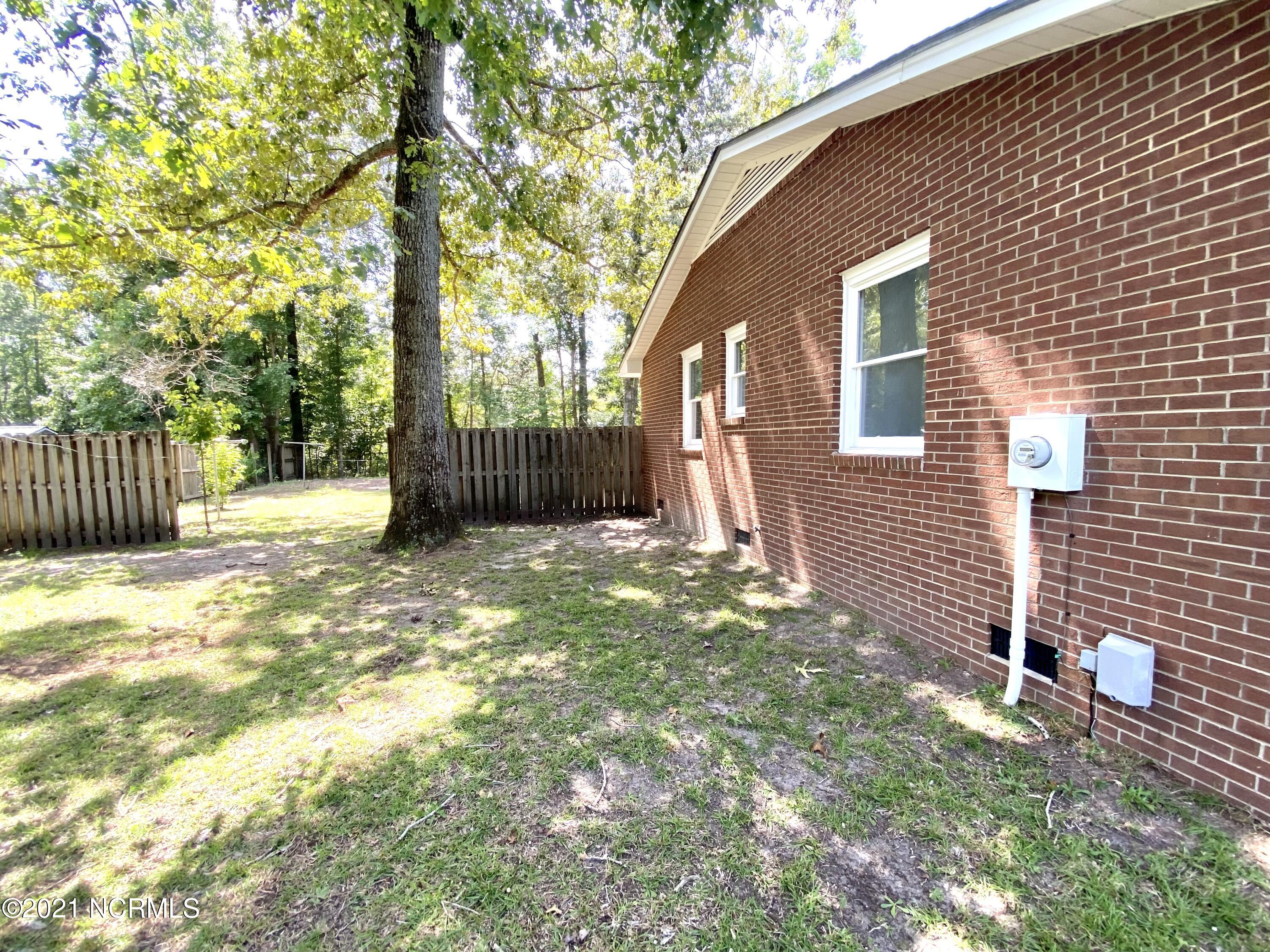 102 Winter Circle Elizabethtown, NC 28337 - Photo 42 of 46 Partial Fencing