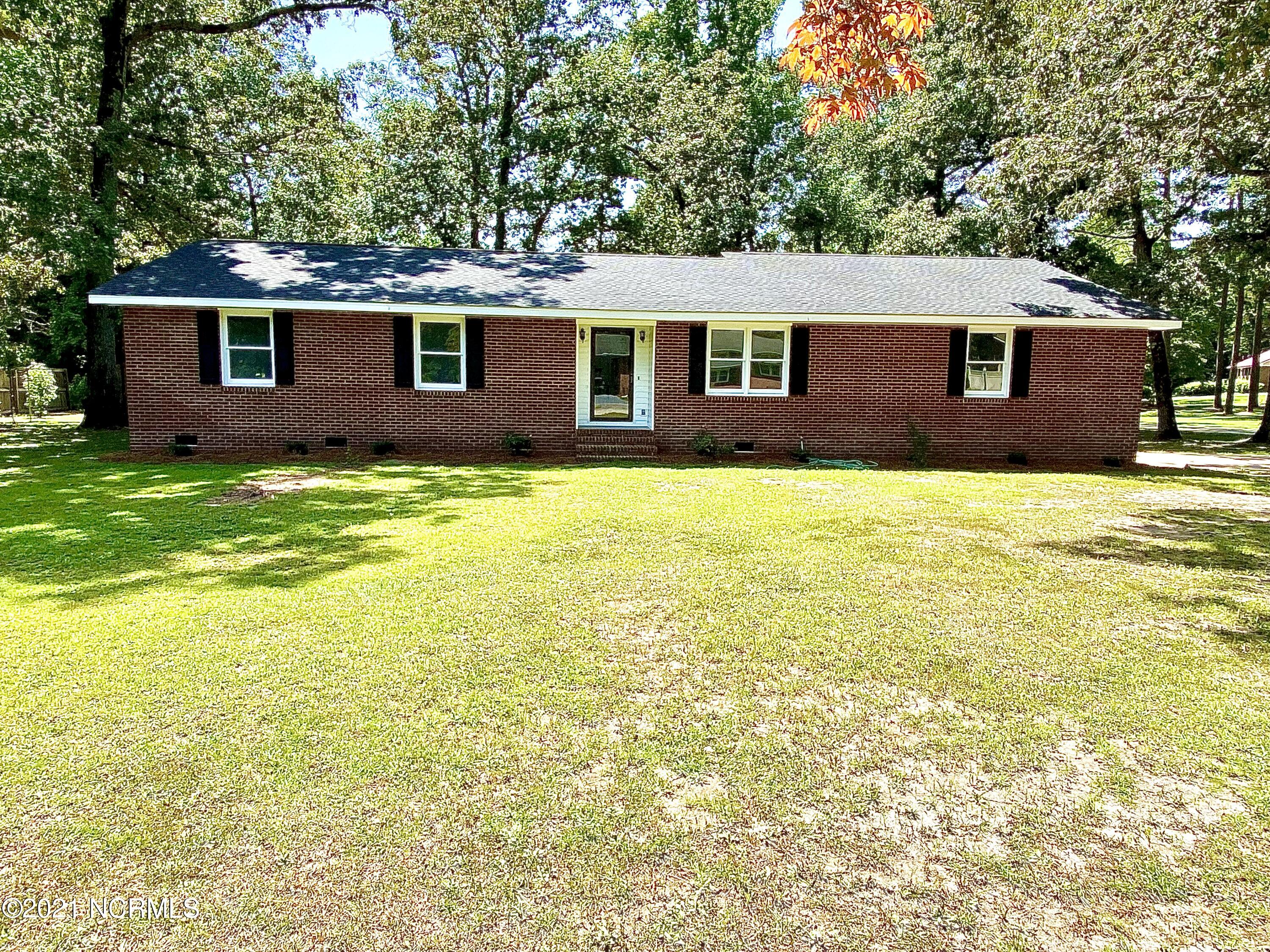 102 Winter Circle Elizabethtown, NC 28337 - Photo 44 of 46 Front Home View