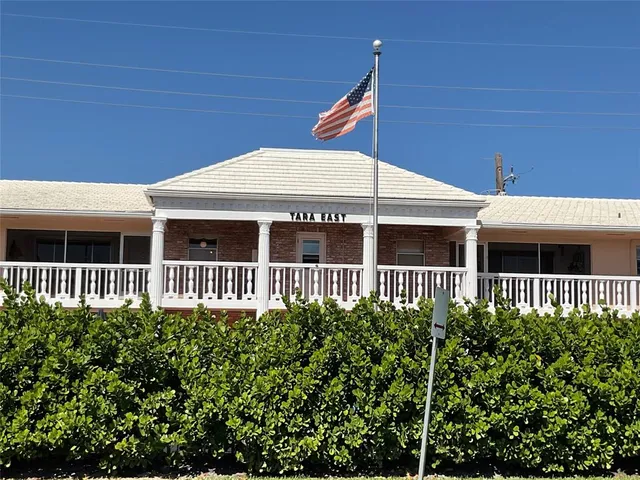 $219,000 | 2141 Northeast 68th Street, Unit 204, Fort Lauderdale, FL 33308