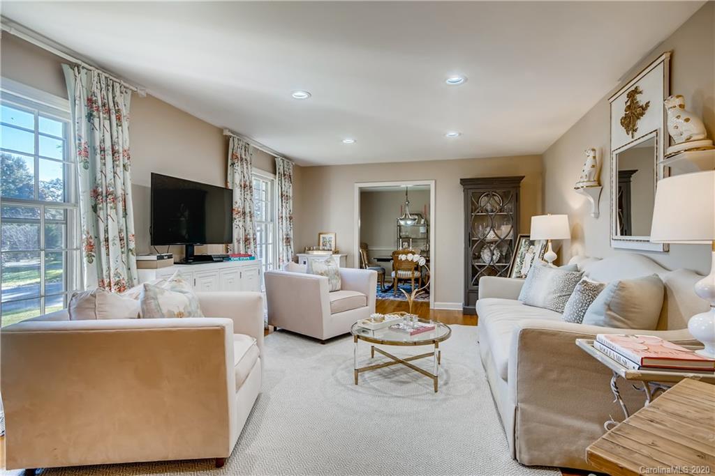 521 Sandridge Road Charlotte, NC 28210 - Photo 5 of 28 Gallery Image 5