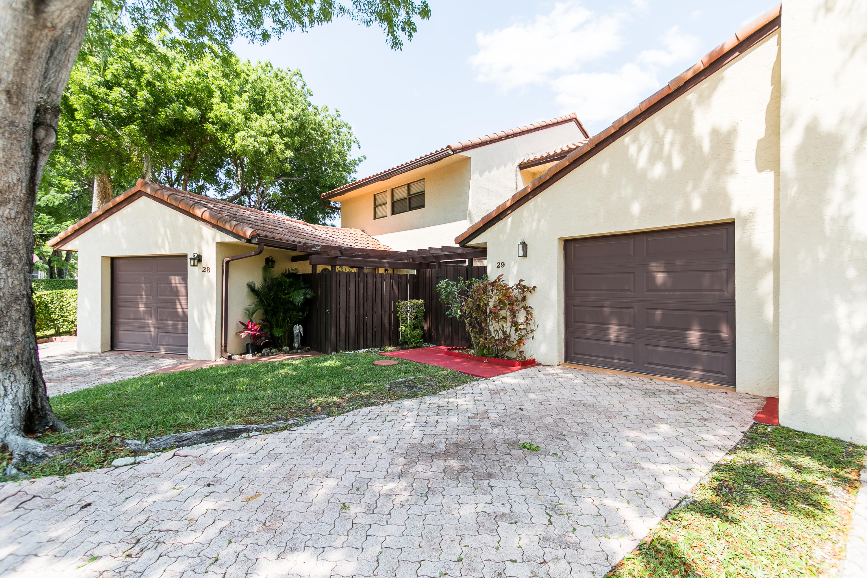 6850 Northwest 2nd Avenue, Unit 290 Boca Raton, FL 33487 - Photo 4 of 17 Driveway - 1-Car Garage