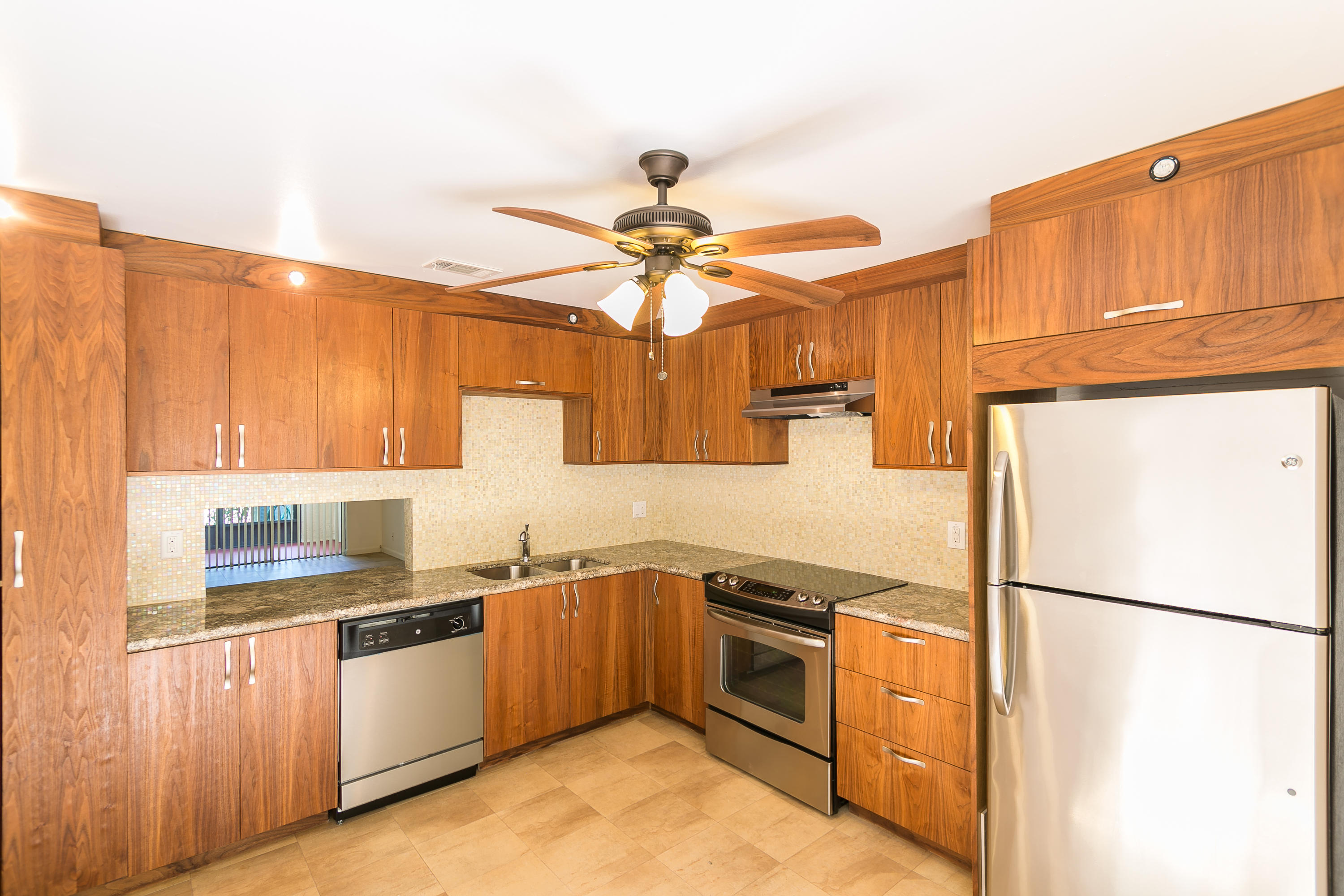 6850 Northwest 2nd Avenue, Unit 290 Boca Raton, FL 33487 - Photo 7 of 17 Updated Kitchen